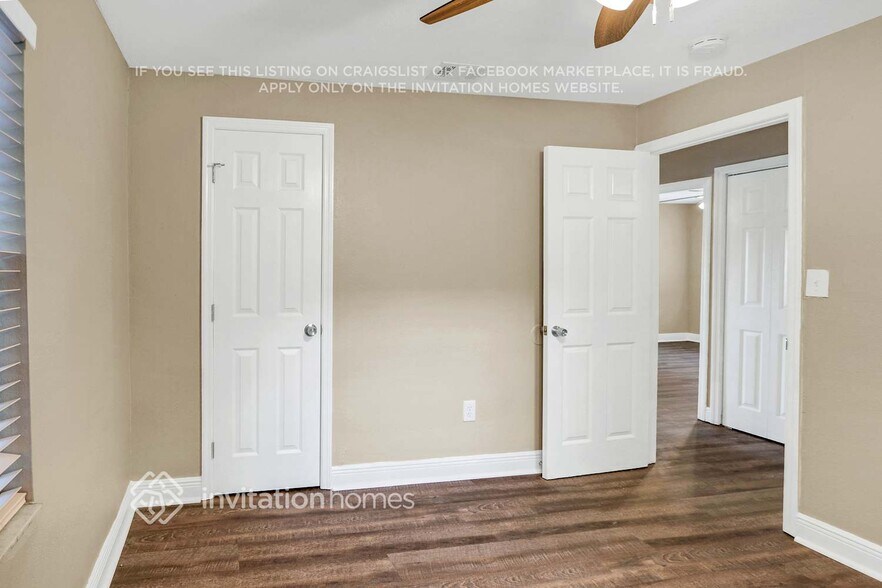 Building Photo - 8718 N Mandarine Pl