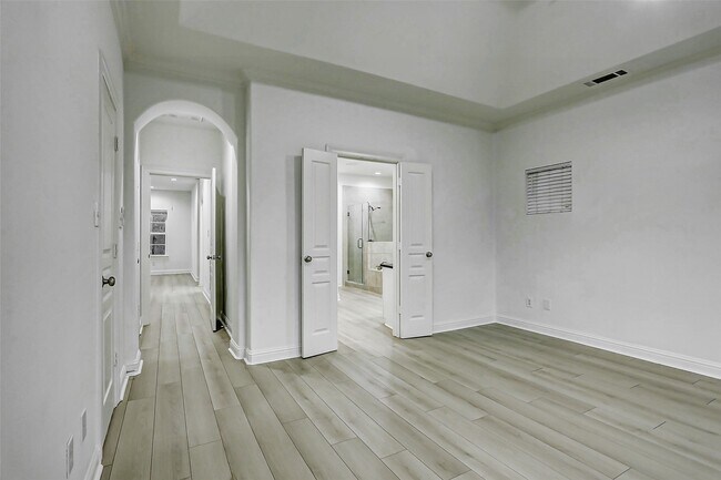 Building Photo - 5 Versante Ct