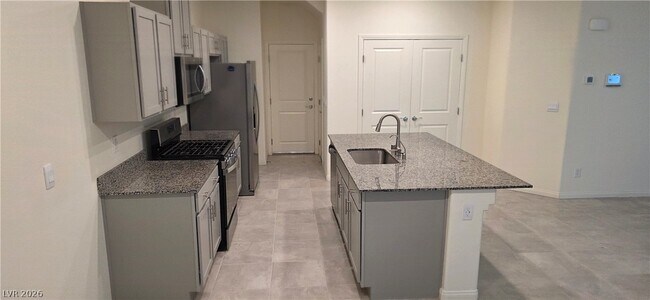 Building Photo - 427 Larksong Ave