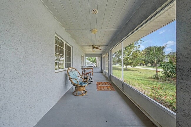 Building Photo - 260 Tangerine Rd