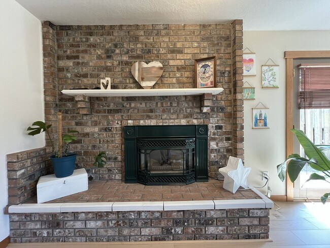 Building Photo - Bright and Open 4 Bedroom Cedar Mill Home with Vaulted Ceilings, Skylights & Multiple Living Areas