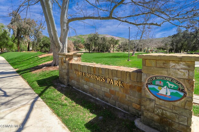 Building Photo - 2612 Yellowwood Dr