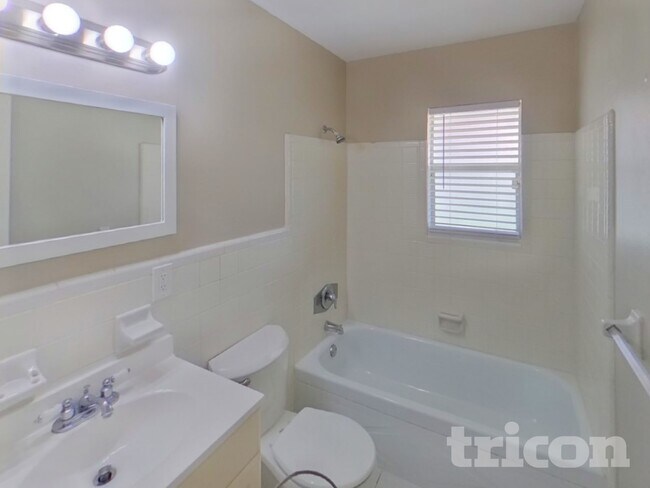 Building Photo - 6313 S Clark Ave