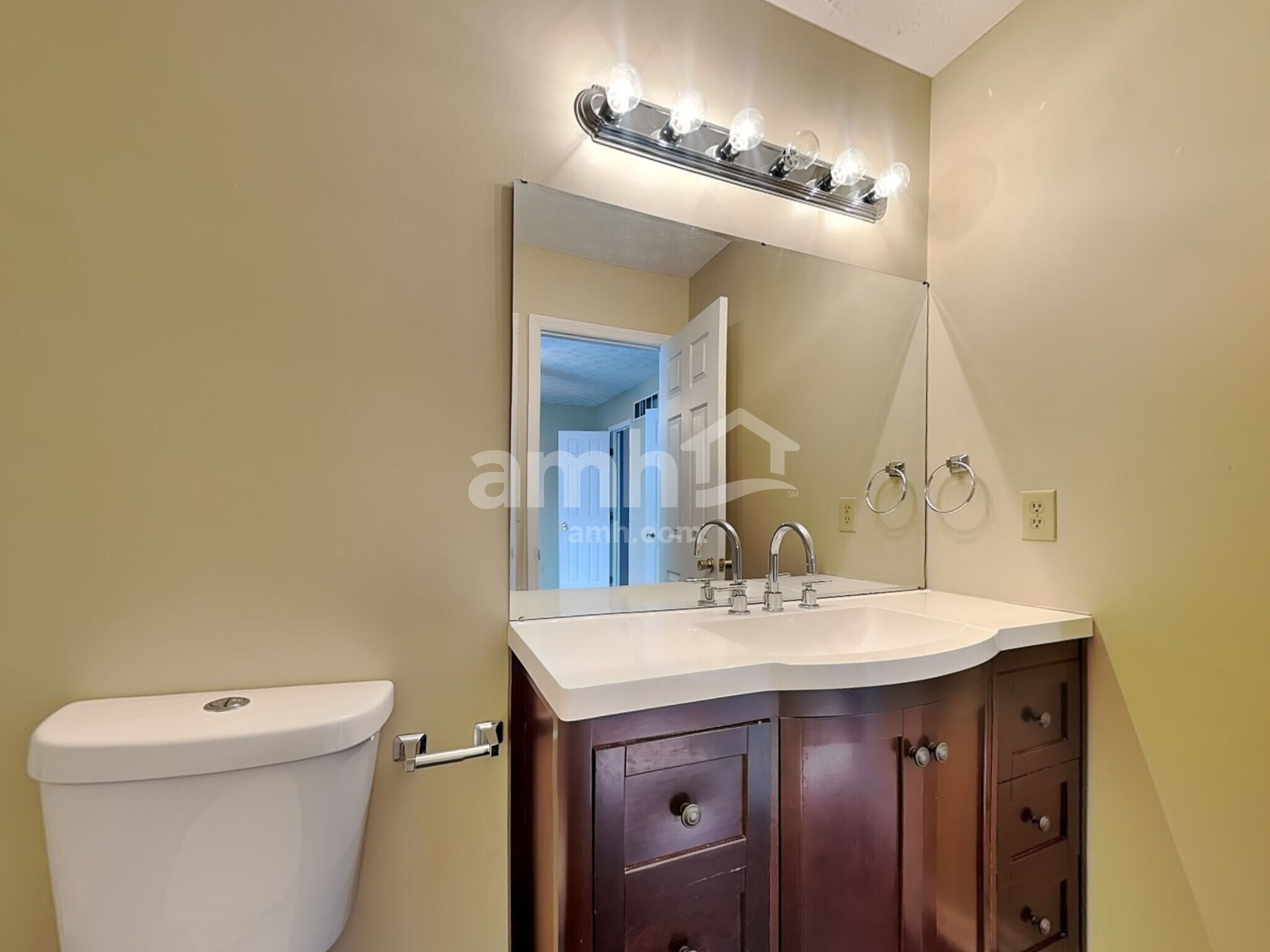 Building Photo - 531 Sherman Dr