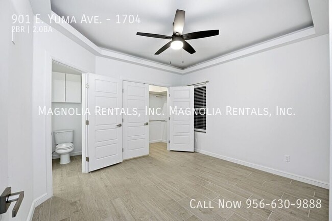 Building Photo - 901 E Yuma Ave