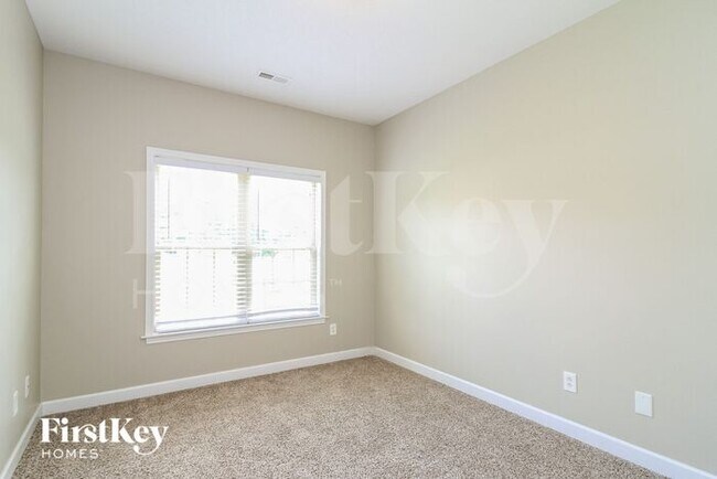 Building Photo - 127 Scottsdale Ln