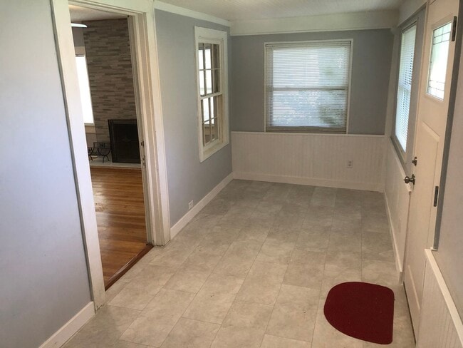 Building Photo - 4130 1st Ave S