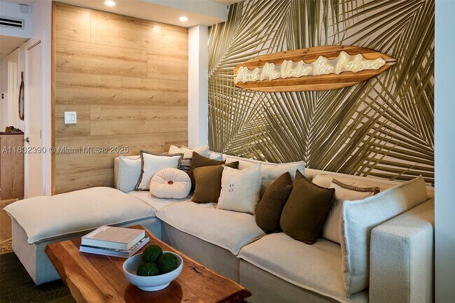 Building Photo - 2301 Collins Ave