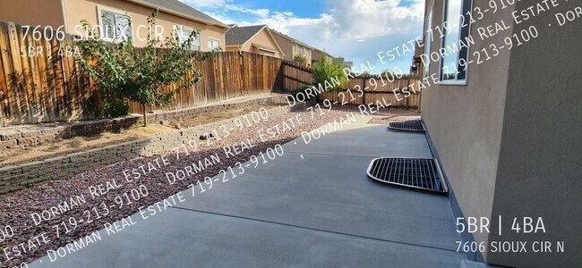 Building Photo - 7606 N Sioux Cir
