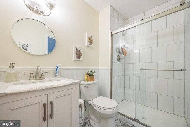 Building Photo - 250 Fir Tree Ct