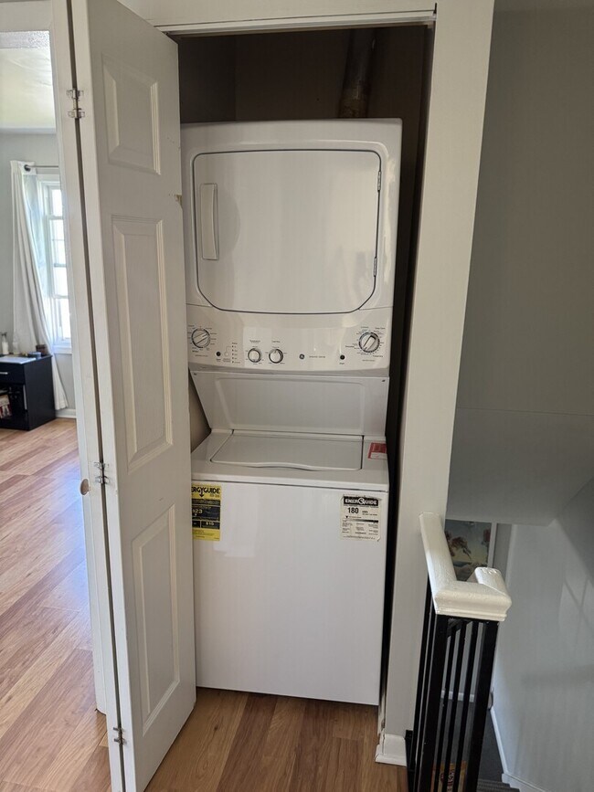 Building Photo - 362 Farmington Ln