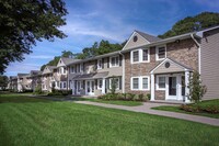 Building Photo - 203 Tudor Ln