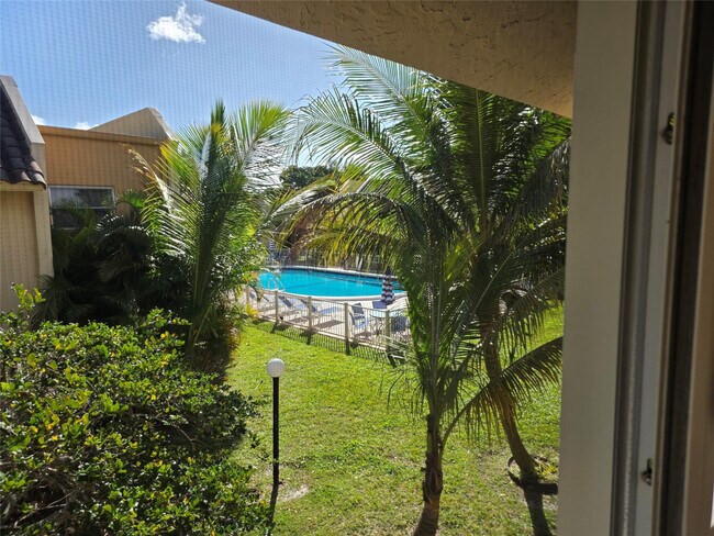 Building Photo - 959 SE 2nd Ave