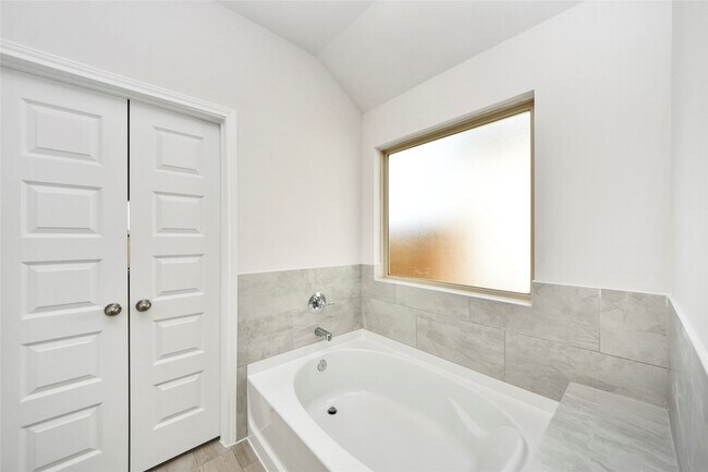 Building Photo - 21814 Ash Cypress Ct