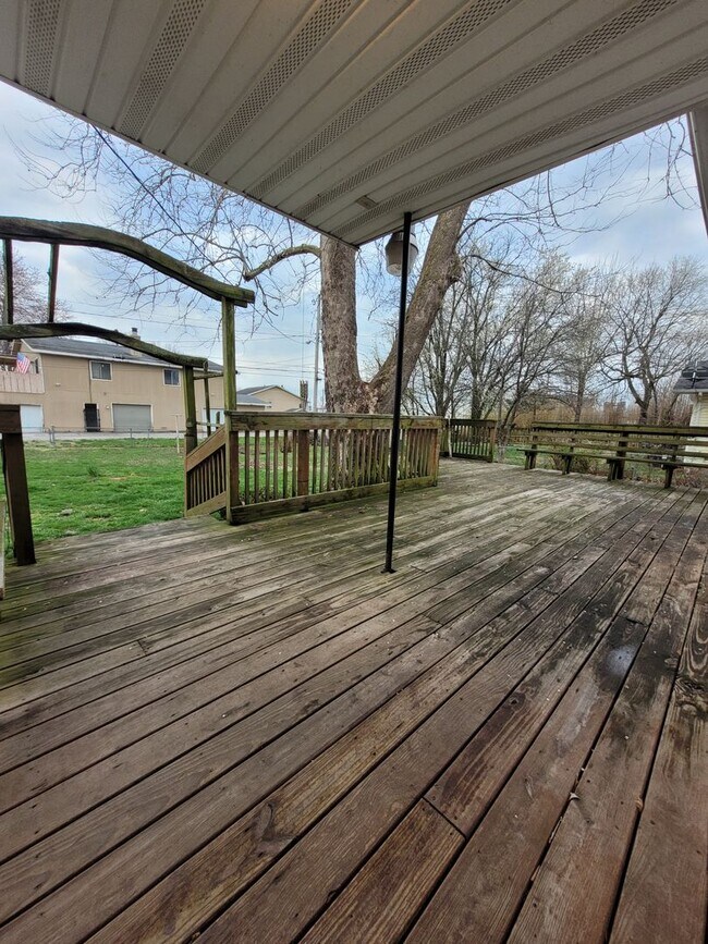 Building Photo - Come see this 4 Bedroom 2 Bathroom House!