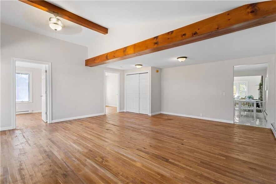 Building Photo - 400 Schooner Ave