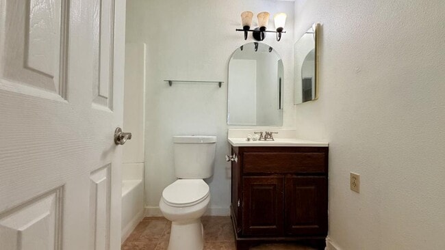 Building Photo - 370 Las Flores Dr