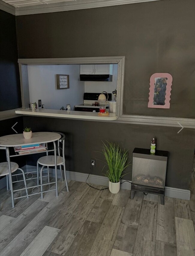 Building Photo - Cute Studio in the heart of Tampa