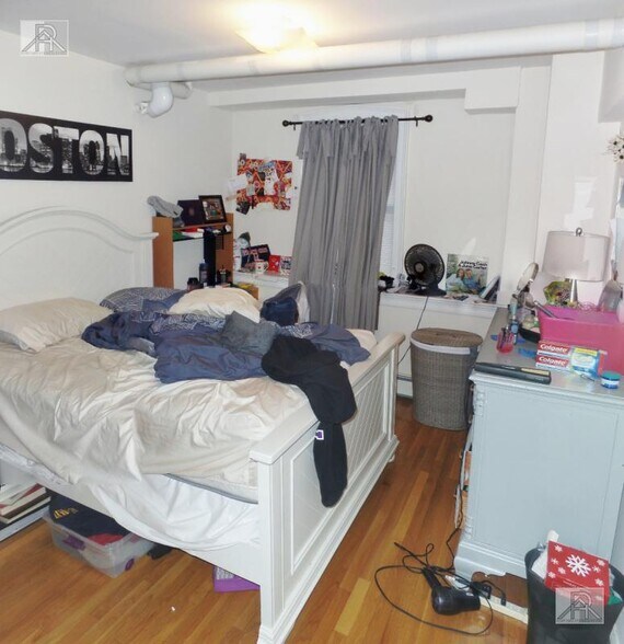 Building Photo - 25 Glenville Ave