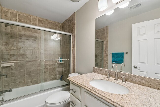 Building Photo - 2 bed/2 bath condo in Penn Valley