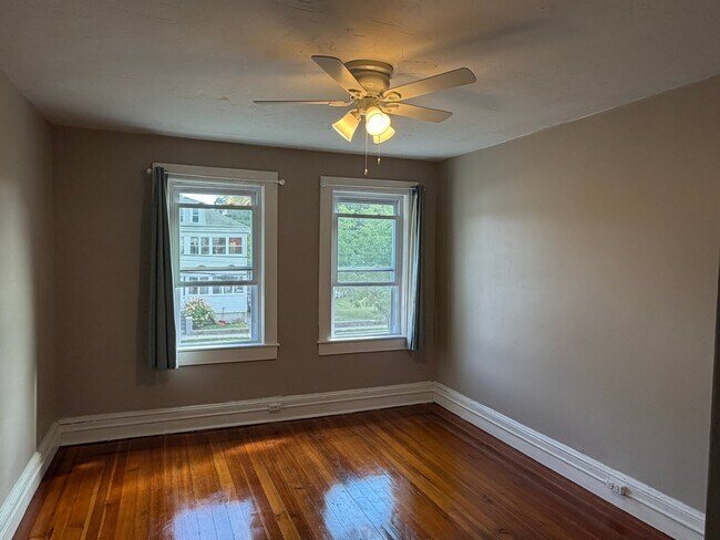 Building Photo - 32 Heaton Ave