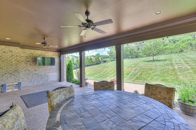 Building Photo - 9141 Holstein Dr
