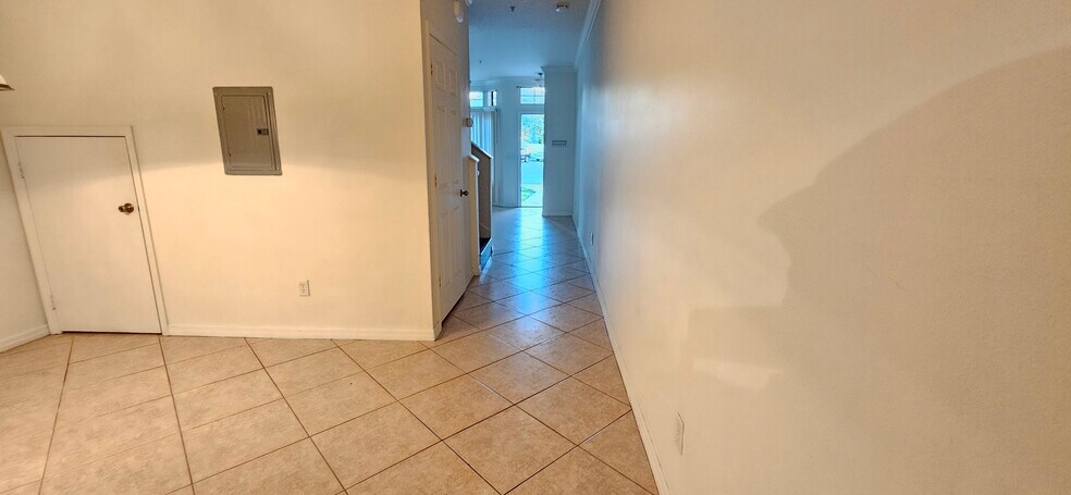 Building Photo - 6007 Scotchwood Gln