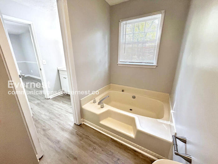 Building Photo - 118 Blackhawk Trail