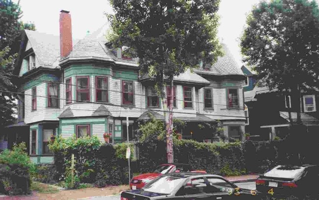 Building Photo - 6-8 Hurlbut St