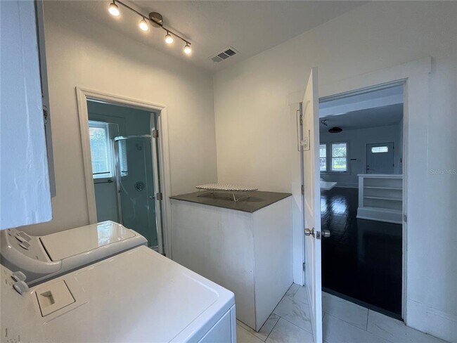 Building Photo - 412 Briercliff Dr