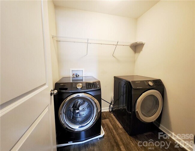 Building Photo - 4925 Grace View Dr