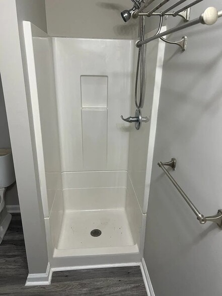 Building Photo - 706 Mitchell Dr