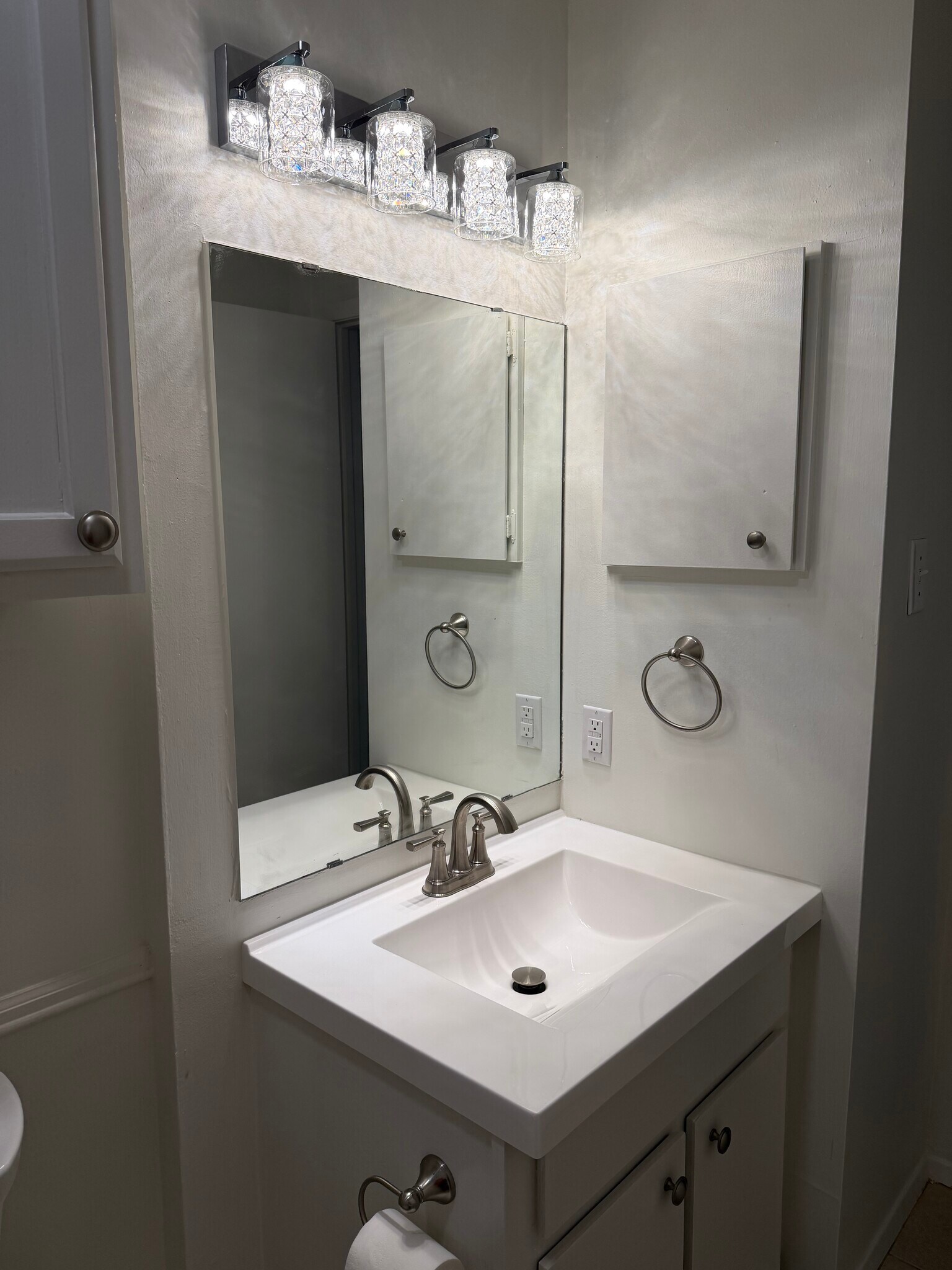 Bathroom/sink - 7121 Richfield Dr