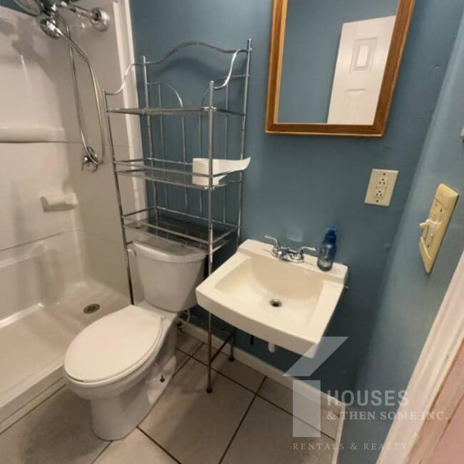 Building Photo - 113 Susan Ave