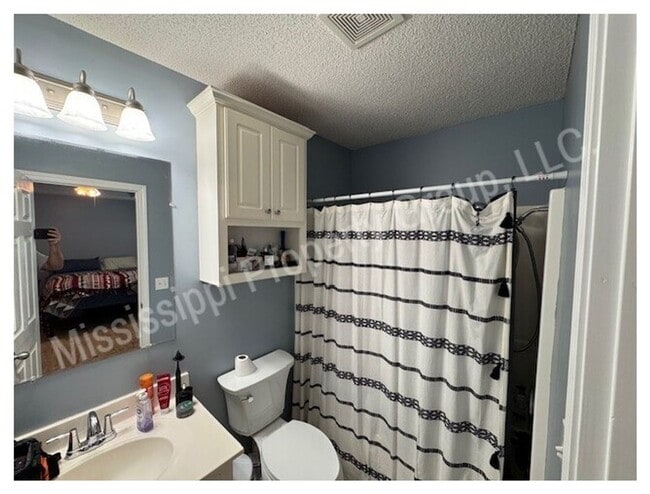 Building Photo - 2BR/2.5BA FOR RENT