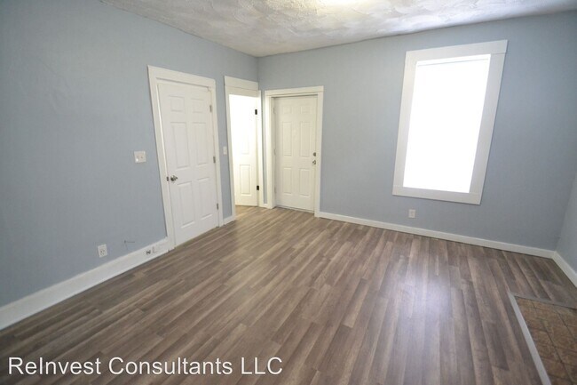 Building Photo - 987 Cleveland Ave