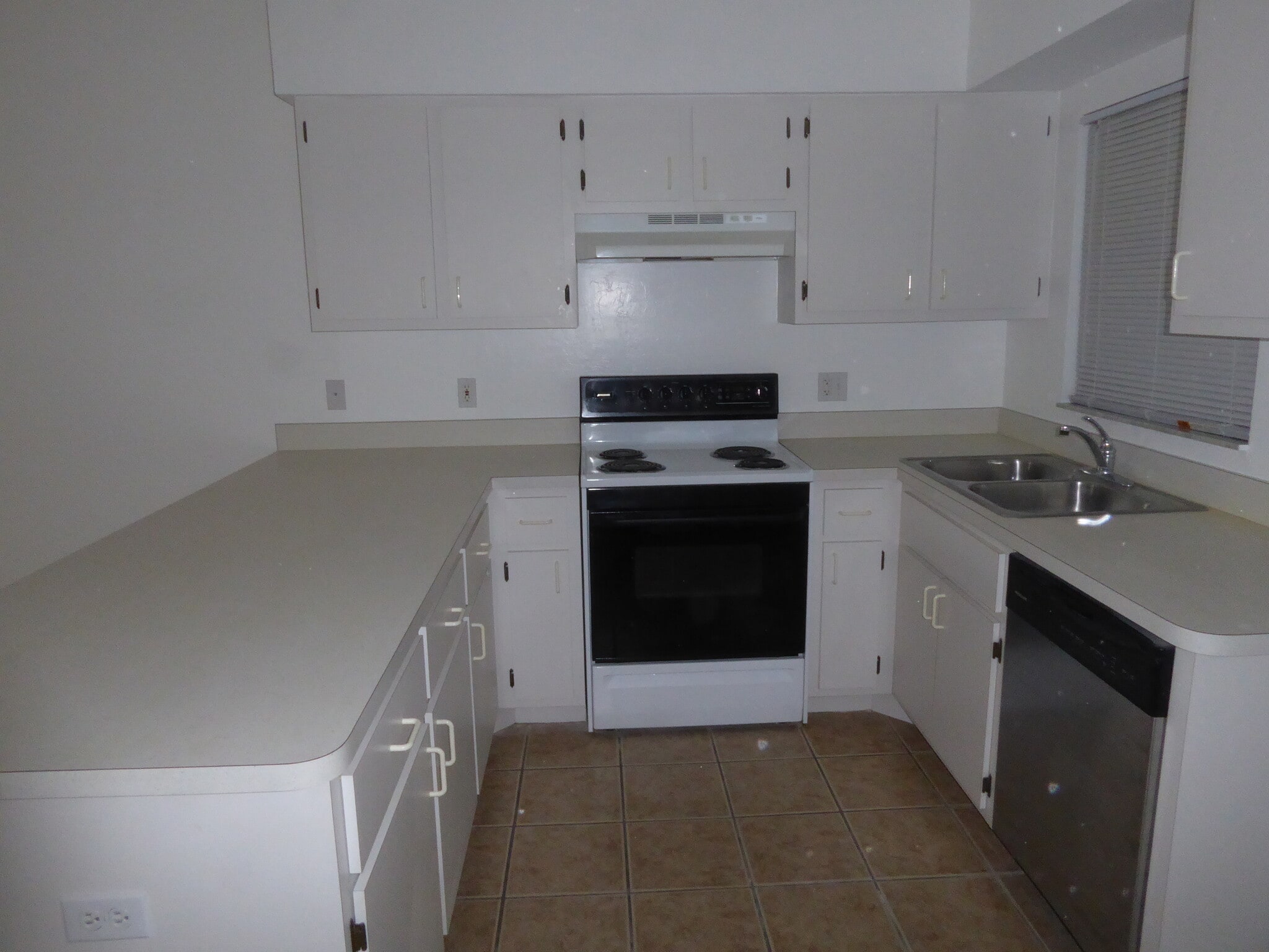 Kitchen - 7613 Winged Foot Dr