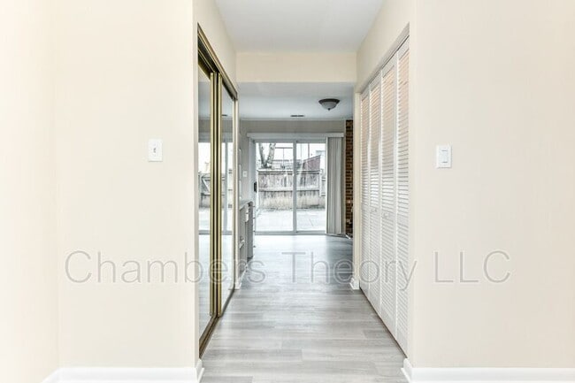 Building Photo - 8088 Edinburgh Dr