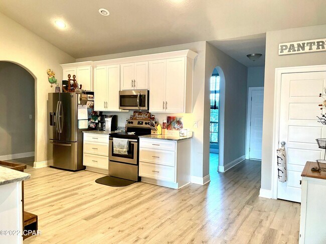 Building Photo - 3205 Colter St