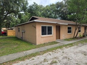Building Photo - READY TO MOVE IN 2 BD/1 BA DUPLEX