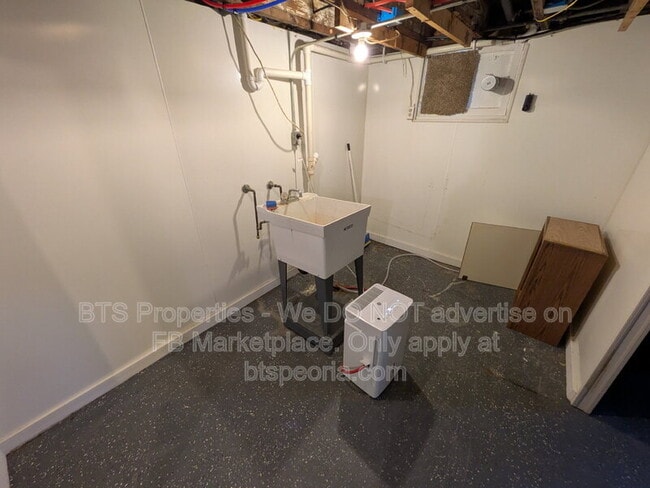 Building Photo - 3612 North Harvard Avenue