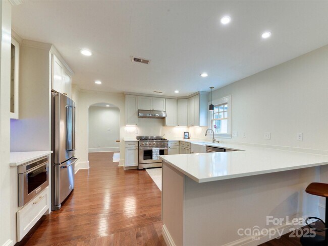 Building Photo - 508 Seldon Dr