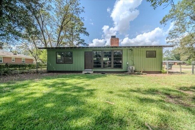 Building Photo - 410 Hardeman Ave