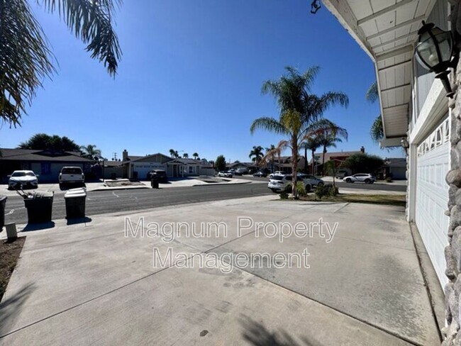 Building Photo - 29813 Park City Ave