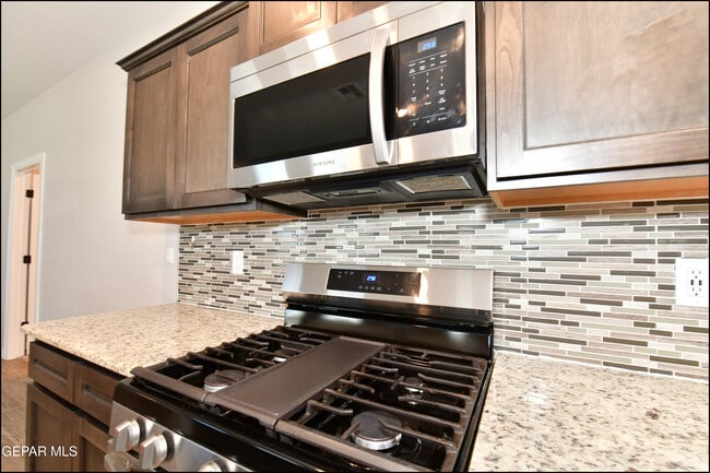 Building Photo - 2712 Sammy Cervantes St