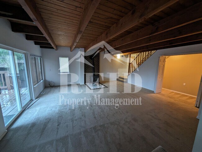 Building Photo - Charming 2-Bedroom Belfair Home