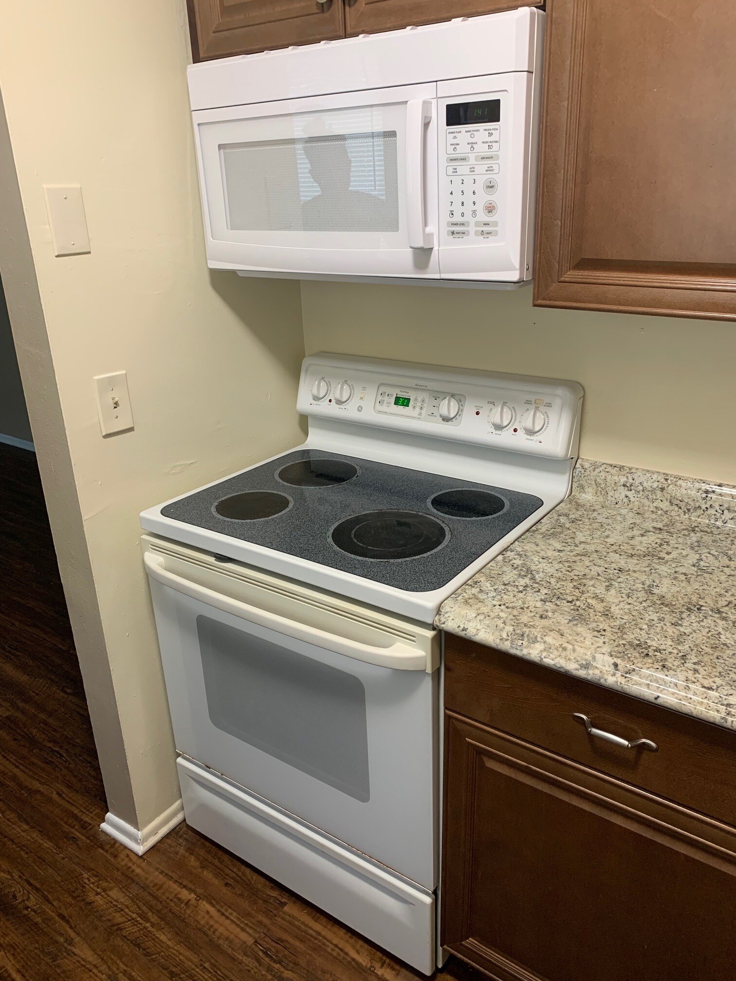 Building Photo - 2410 S San Gully Rd