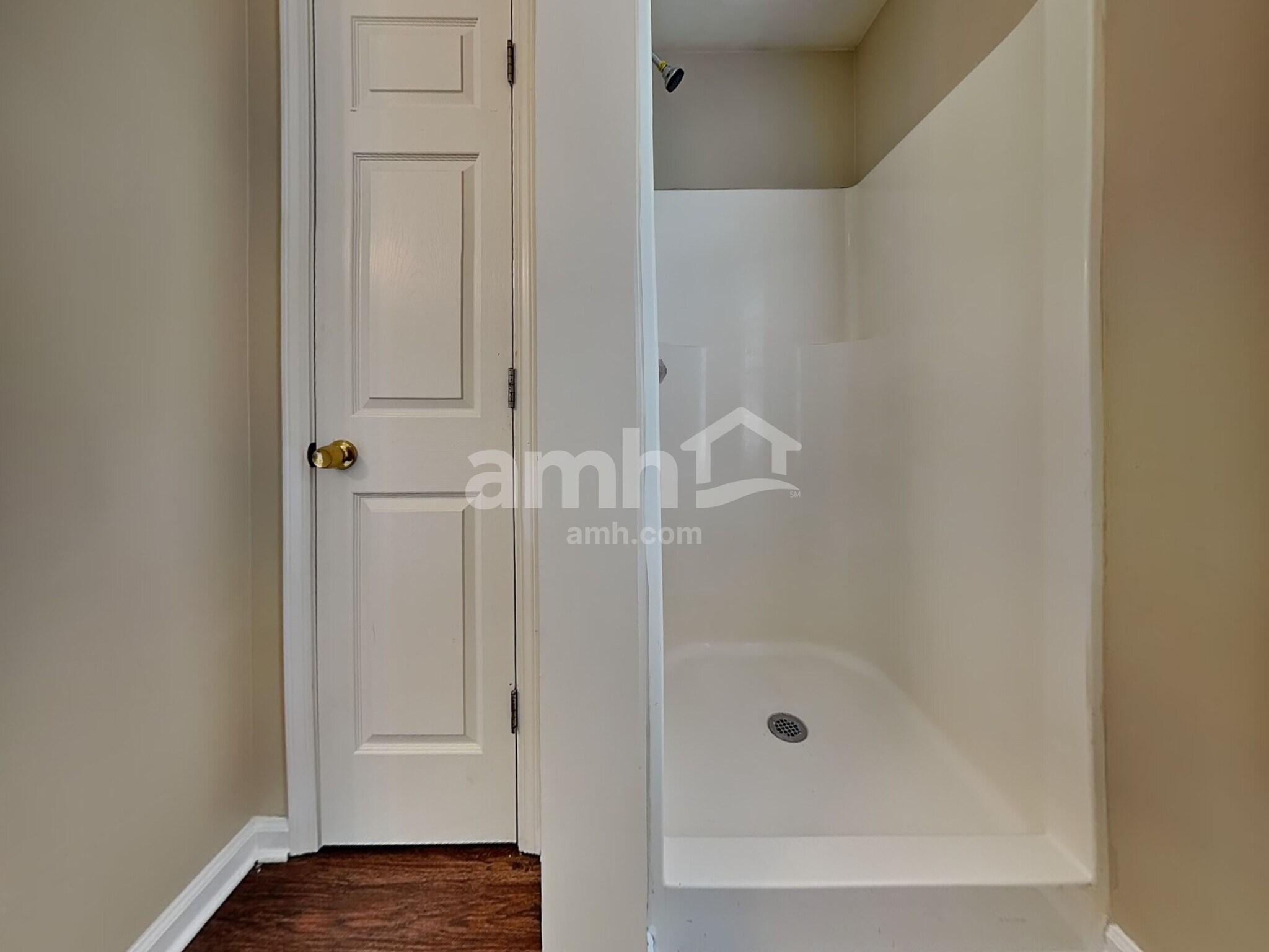 Building Photo - 276 Tanglewood Dr