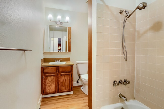 Building Photo - 5005 SW Mitchell St