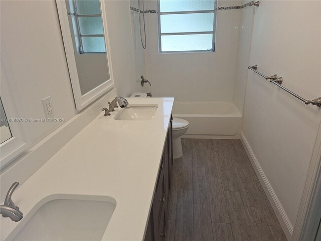 Building Photo - 5600 SW 64th Pl